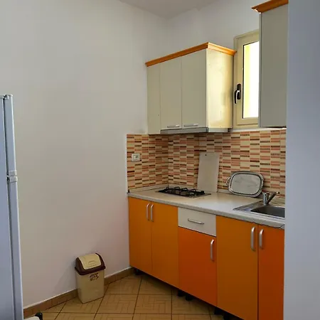 Orikum Apartaments *